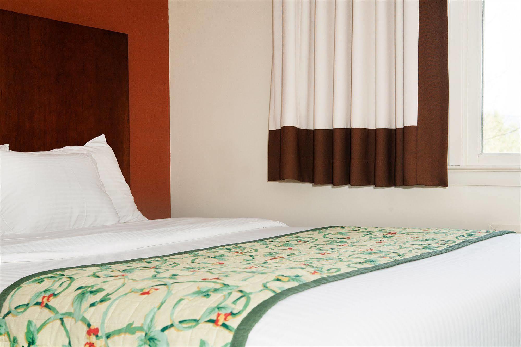 Red Carpet Inn And Suites Plymouth Kültér fotó