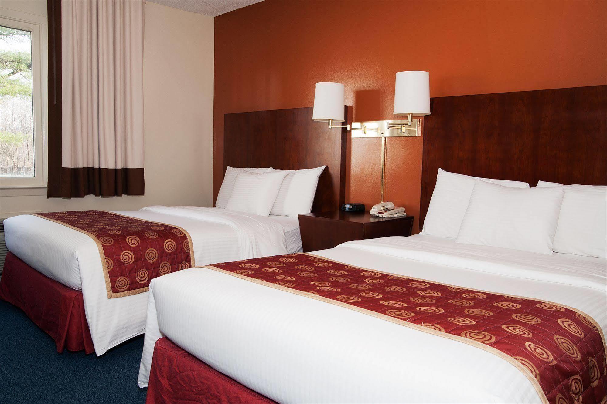 Red Carpet Inn And Suites Plymouth Kültér fotó