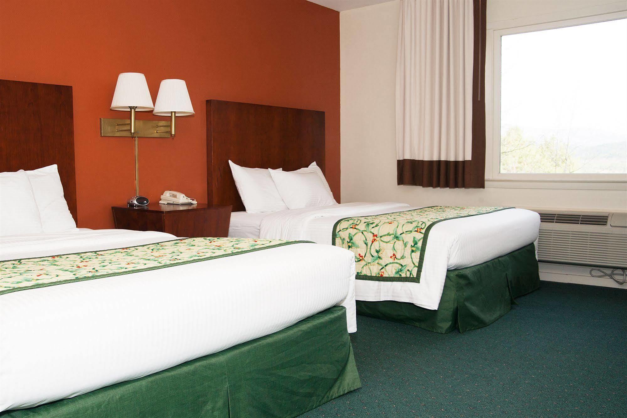 Red Carpet Inn And Suites Plymouth Kültér fotó