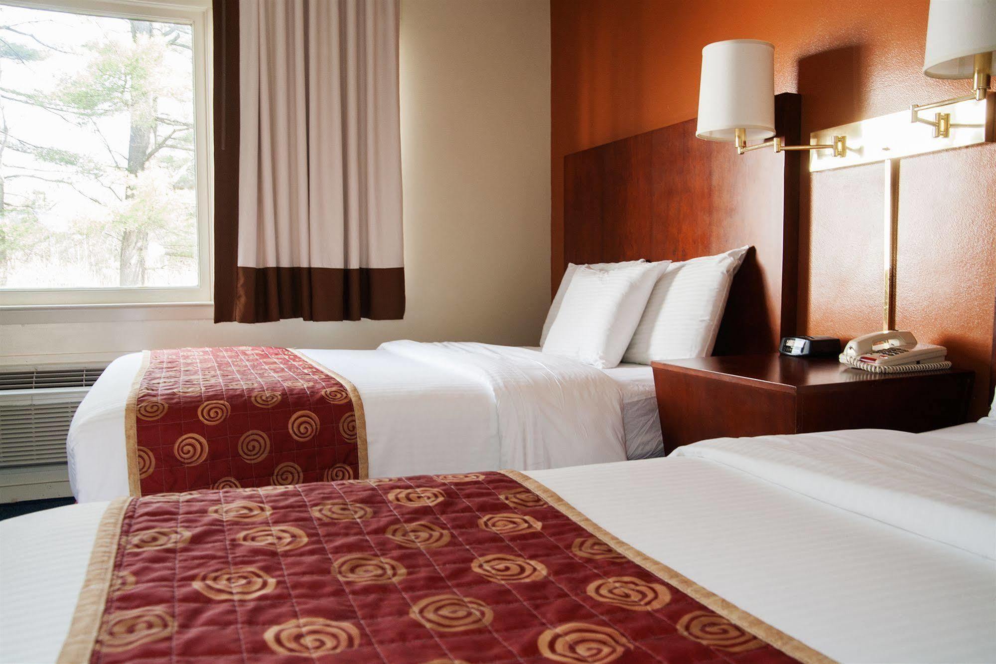 Red Carpet Inn And Suites Plymouth Kültér fotó