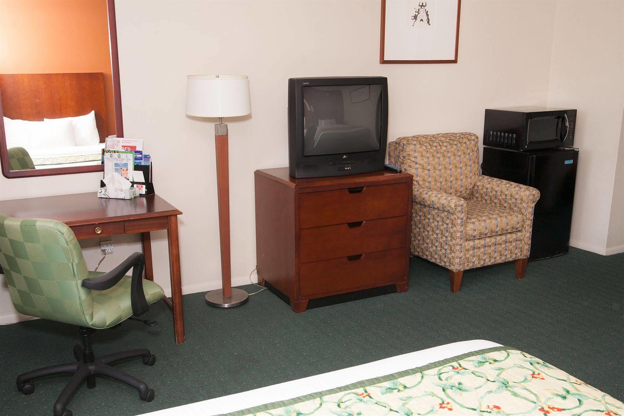Red Carpet Inn And Suites Plymouth Kültér fotó